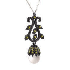 Şah İnci Kolye - Inci ve peridot 925 ayar siyah rodyum kaplama gümüş kolye (40 cm gümüş rolo zincir) #1i4l66v