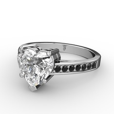 Lovie Kalp Tektaş Yüzük - Swarovski ve siyah zirkon 18 ayar beyaz altın yüzük #1114eyo